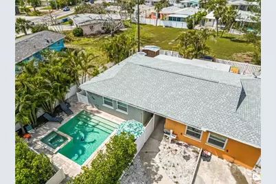 424 62nd Street, Holmes Beach, FL 34217 - Photo 1