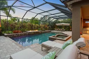 5742 Hydrangea Cir, Sarasota, FL 34238 - Photo 2