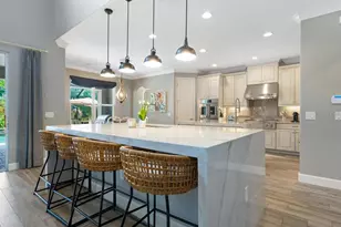 5742 Hydrangea Cir, Sarasota, FL 34238 - Photo 14