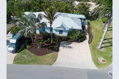 5608 Holmes Boulevard, Holmes Beach, FL 34217 - Photo 38