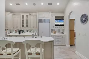 7261 Villa D Este Dr, Sarasota, FL 34238 - Photo 6