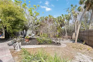 711 Birdsong Ln, Sarasota, FL 34242 - Photo 34