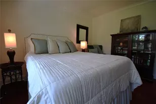 7676 Westmoreland Dr, Sarasota, FL 34243 - Photo 16