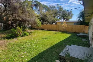 835 Indiana Ln, Sarasota, FL 34234 - Photo 12