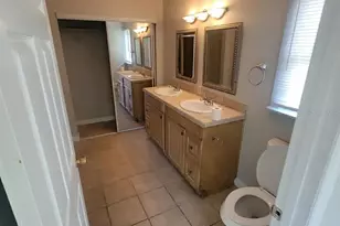 835 Indiana Ln, Sarasota, FL 34234 - Photo 4