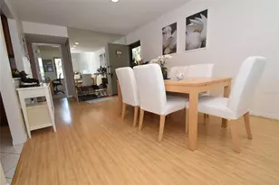 1512 Pelican Point Dr, Sarasota, FL 34231 - Photo 4