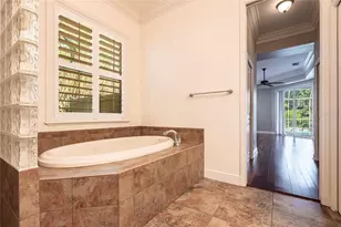 4915 Old Tree Pl, Sarasota, FL 34233 - Photo 24