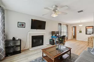 3718 59th Ave W, Bradenton, FL 34210 - Photo 8