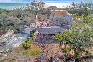 8555 Heron Lagoon Cir, Sarasota, FL 34242 - Photo 10