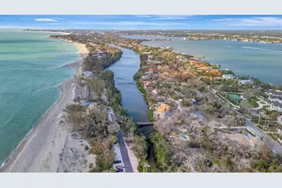 8555 Heron Lagoon Circle, Sarasota, FL 34242 - Photo 12