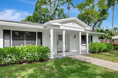 320 25th Street W, Bradenton, FL 34205 - Photo 2