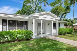 320 25th St W, Bradenton, FL 34205 - Photo 2