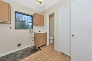 320 25th St W, Bradenton, FL 34205 - Photo 38