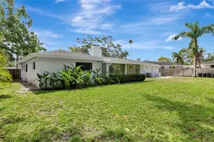 320 25th St W, Bradenton, FL 34205 - Photo 52