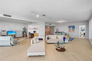 545 Sanctuary Dr, Longboat Key, FL 34228 - Photo 10