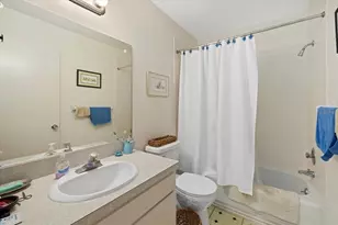 1343 Glendale Cir W, Sarasota, FL 34232 - Photo 16