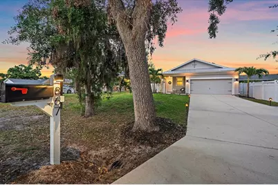 867 Bacon Avenue, Sarasota, FL 34232 - Photo 2