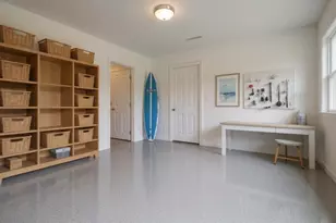 2563 Loma Linda St, Sarasota, FL 34239 - Photo 16