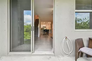 633 Royal Empress Dr, Ruskin, FL 33570 - Photo 22