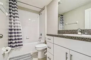 633 Royal Empress Dr, Ruskin, FL 33570 - Photo 18