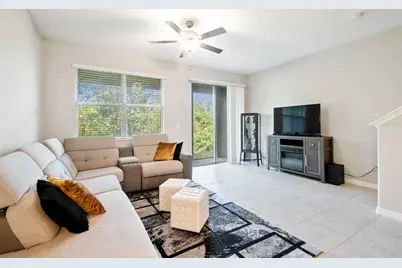 633 Royal Empress Drive, Ruskin, FL 33570 - Photo 8