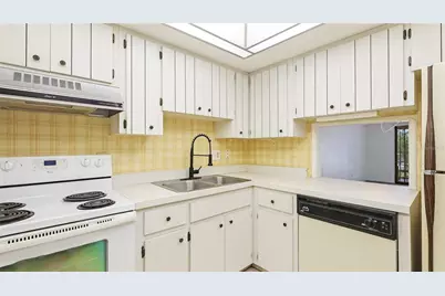 1330 Glen Oaks Drive E #374D, Sarasota, FL 34232 - Photo 10