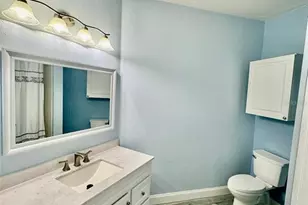 8325 38th St Cir E, Sarasota, FL 34243 - Photo 12