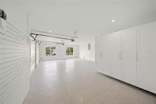 619 Key Royale Dr, Holmes Beach, FL 34217 - Photo 36