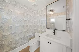 619 Key Royale Dr, Holmes Beach, FL 34217 - Photo 30