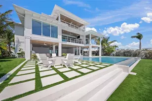 619 Key Royale Dr, Holmes Beach, FL 34217 - Photo 44