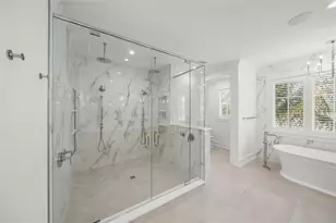 619 Key Royale Dr, Holmes Beach, FL 34217 - Photo 16