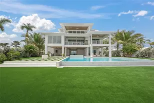 619 Key Royale Dr, Holmes Beach, FL 34217 - Photo 46