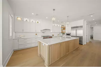 619 Key Royale Drive, Holmes Beach, FL 34217 - Photo 8