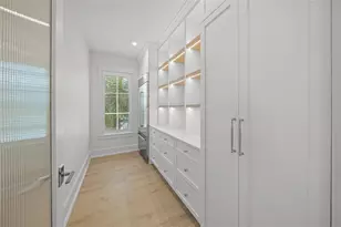 619 Key Royale Dr, Holmes Beach, FL 34217 - Photo 12