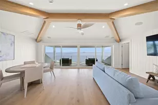 619 Key Royale Dr, Holmes Beach, FL 34217 - Photo 28