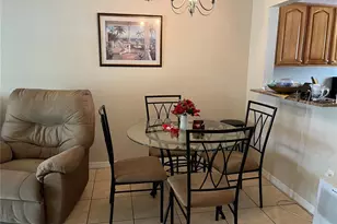 900 La Costa Cir, Sarasota, FL 34237 - Photo 10