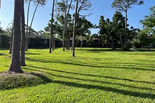 900 La Costa Cir, Sarasota, FL 34237 - Photo 44