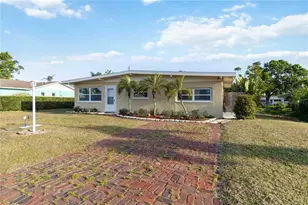516 45th St Ct W, Palmetto, FL 34221 - Photo 4