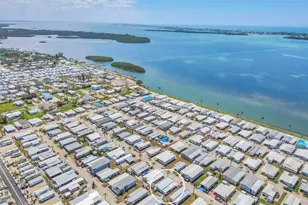 10315 Cortez Rd W, Bradenton, FL 34210 - Photo 4