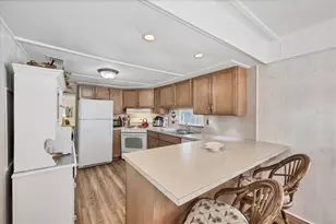 10315 Cortez Rd W, Bradenton, FL 34210 - Photo 14