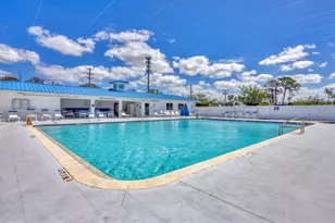 10315 Cortez Rd W, Bradenton, FL 34210 - Photo 32