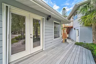 105 Island Cir, Sarasota, FL 34242 - Photo 14