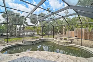 105 Island Cir, Sarasota, FL 34242 - Photo 30