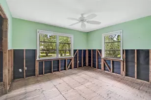 105 Island Cir, Sarasota, FL 34242 - Photo 18