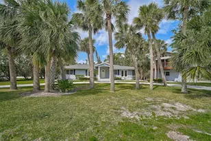 105 Island Cir, Sarasota, FL 34242 - Photo 4