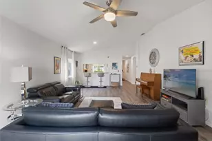 18106 Canal Pointe St, Tampa, FL 33647 - Photo 20