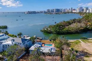 1479 Bay Point Dr, Sarasota, FL 34236 - Photo 4