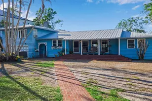 1479 Bay Point Dr, Sarasota, FL 34236 - Photo 2