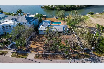 1479 Bay Point Drive, Sarasota, FL 34236 - Photo 18