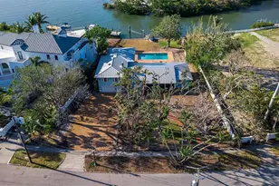 1479 Bay Point Dr, Sarasota, FL 34236 - Photo 18